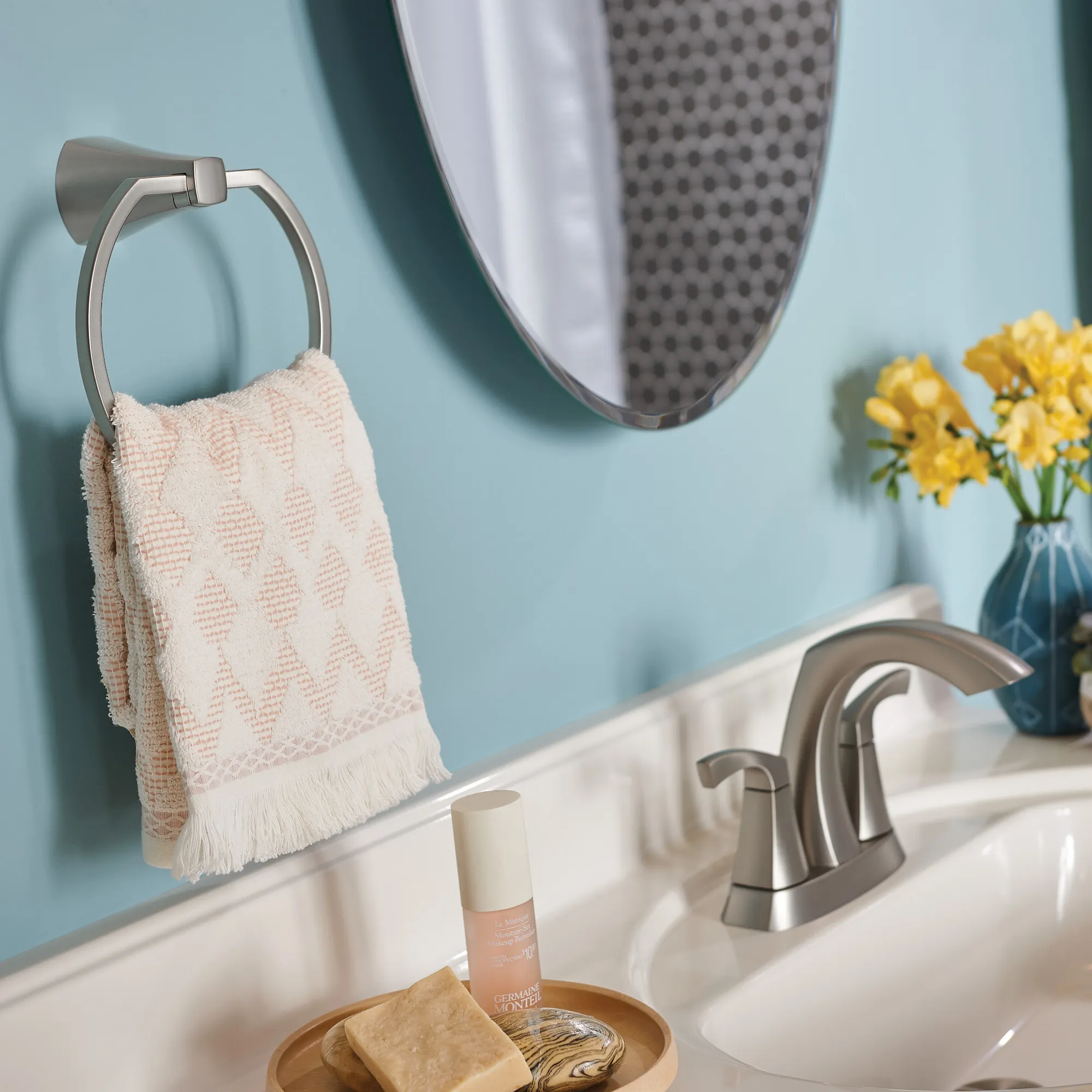 Lindor Towel Ring - Image 9