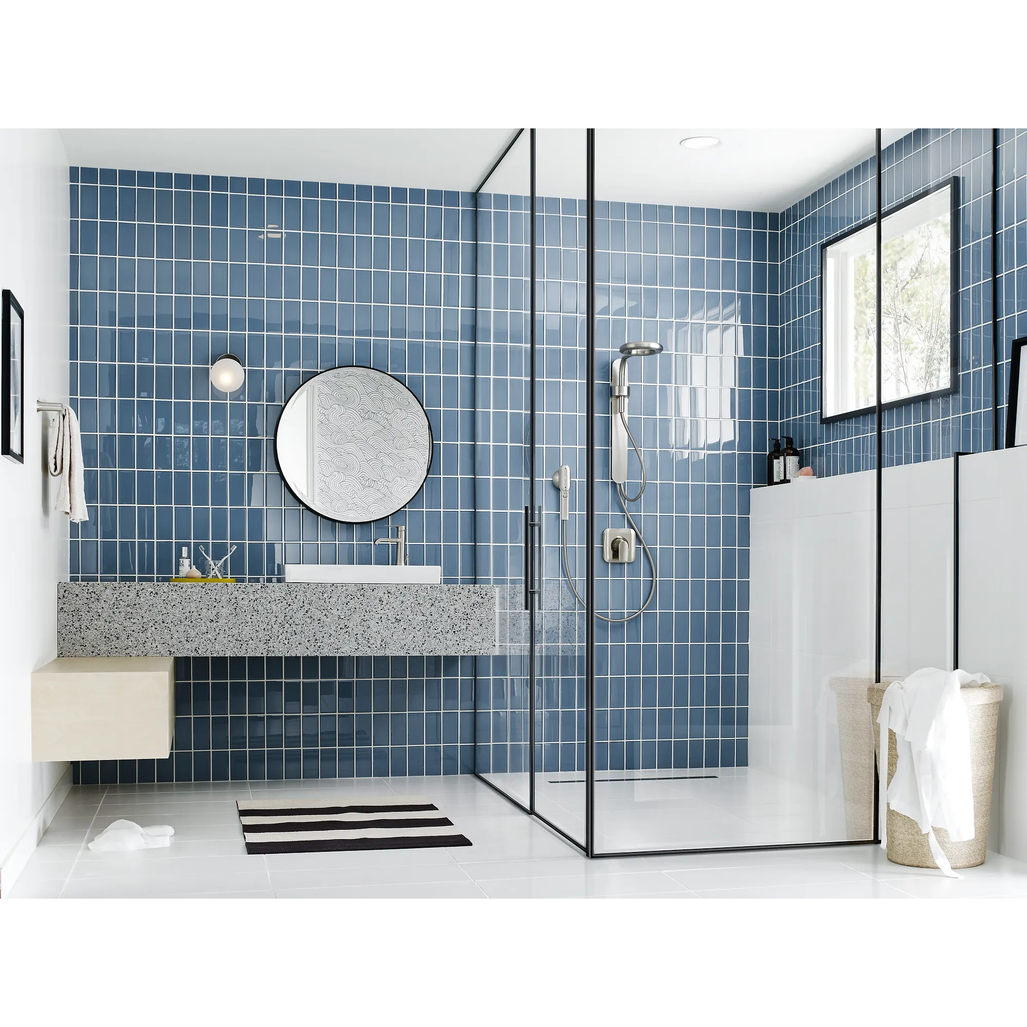 Moen Spa Shower Matte black two-function 7.9" diameter spray head standard with handshower - Image 5