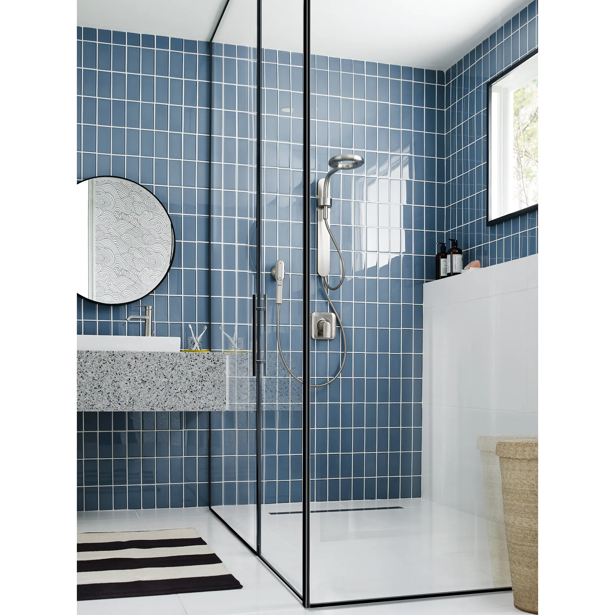 Moen Spa Shower Matte black two-function 7.9" diameter spray head standard with handshower - Image 6
