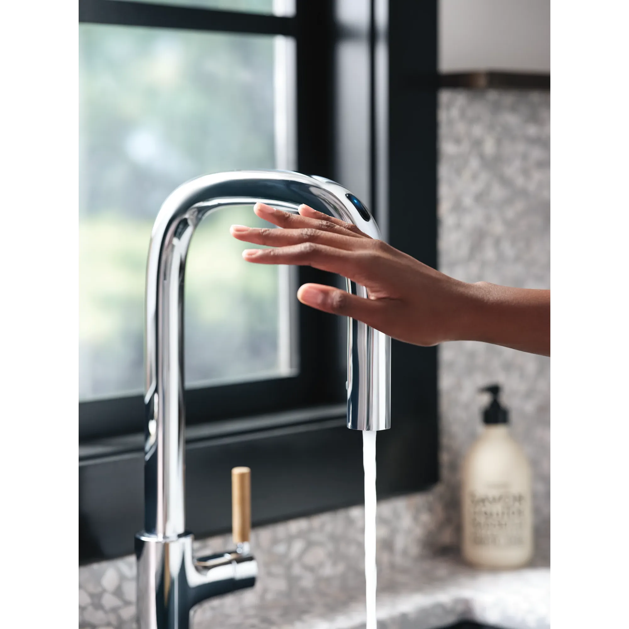 Tenon Motion Control Smart Pulldown Touchless Kitchen Faucet