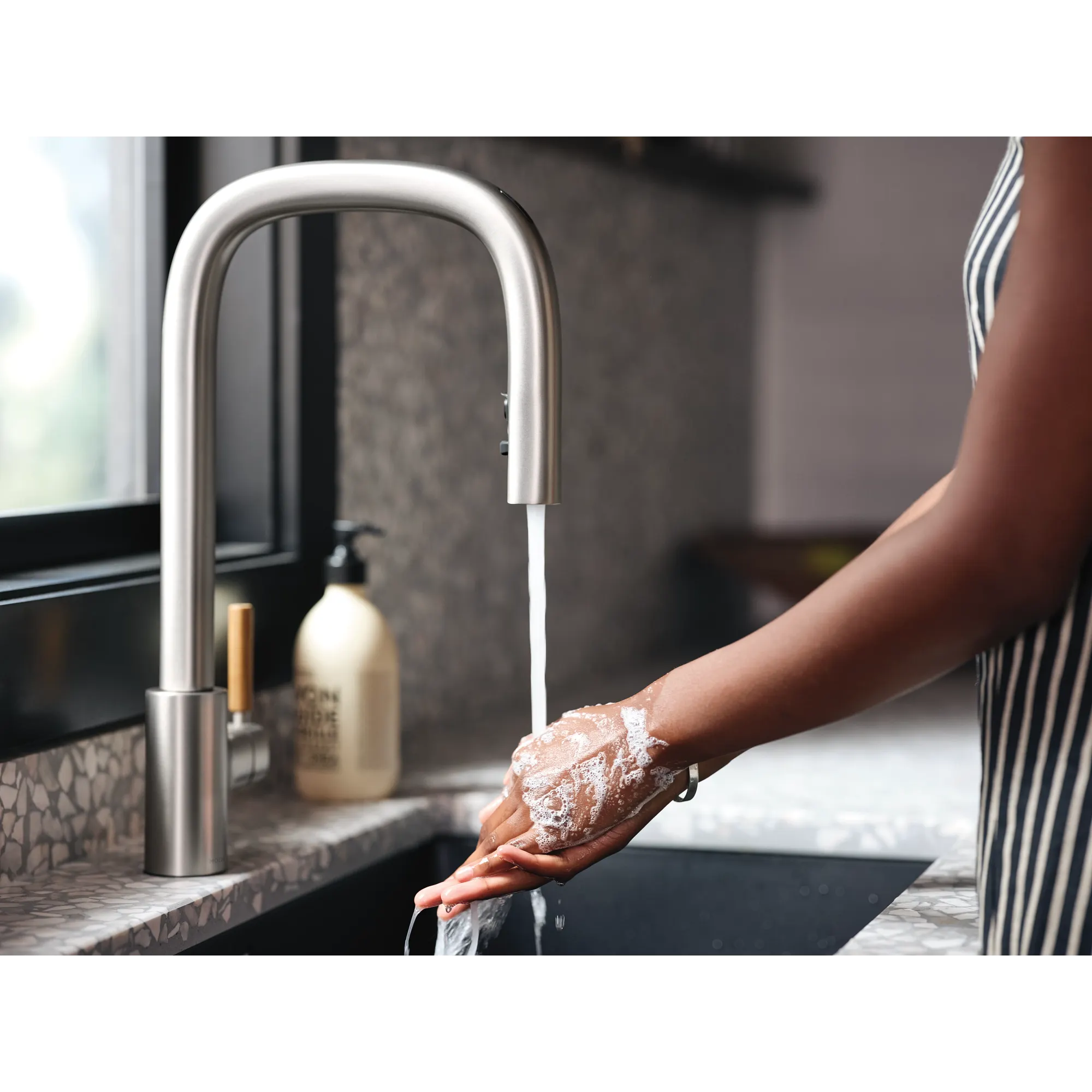 Tenon Motion Control Smart Pulldown Touchless Kitchen Faucet - Image 32