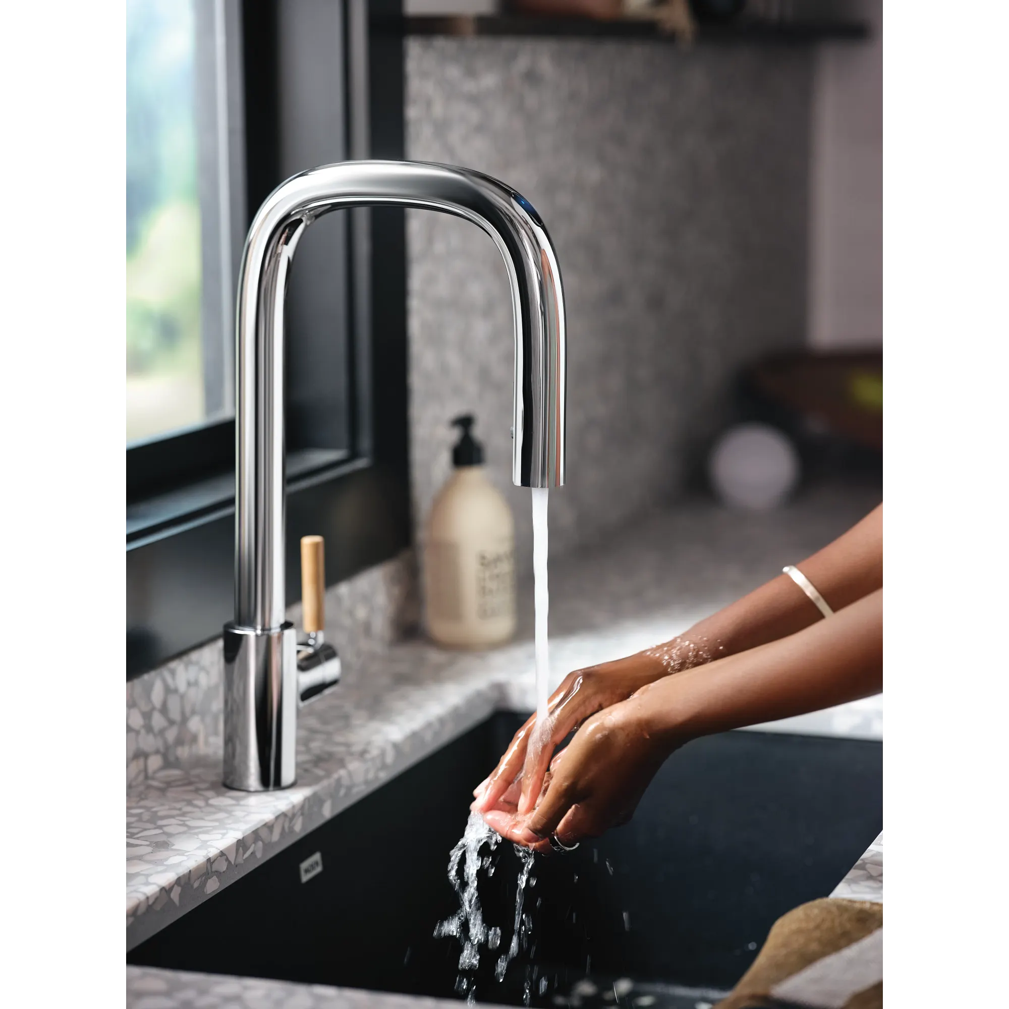 Tenon Motion Control Smart Pulldown Touchless Kitchen Faucet - Image 8