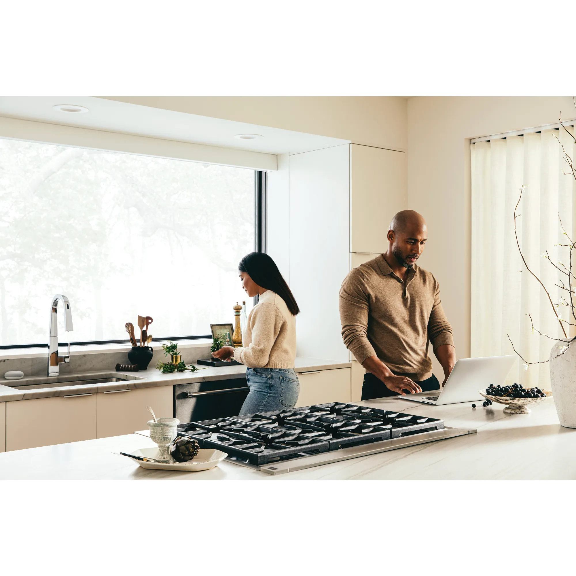 Nio Motion Control Smart Pulldown Touchless Kitchen Faucet - Image 5