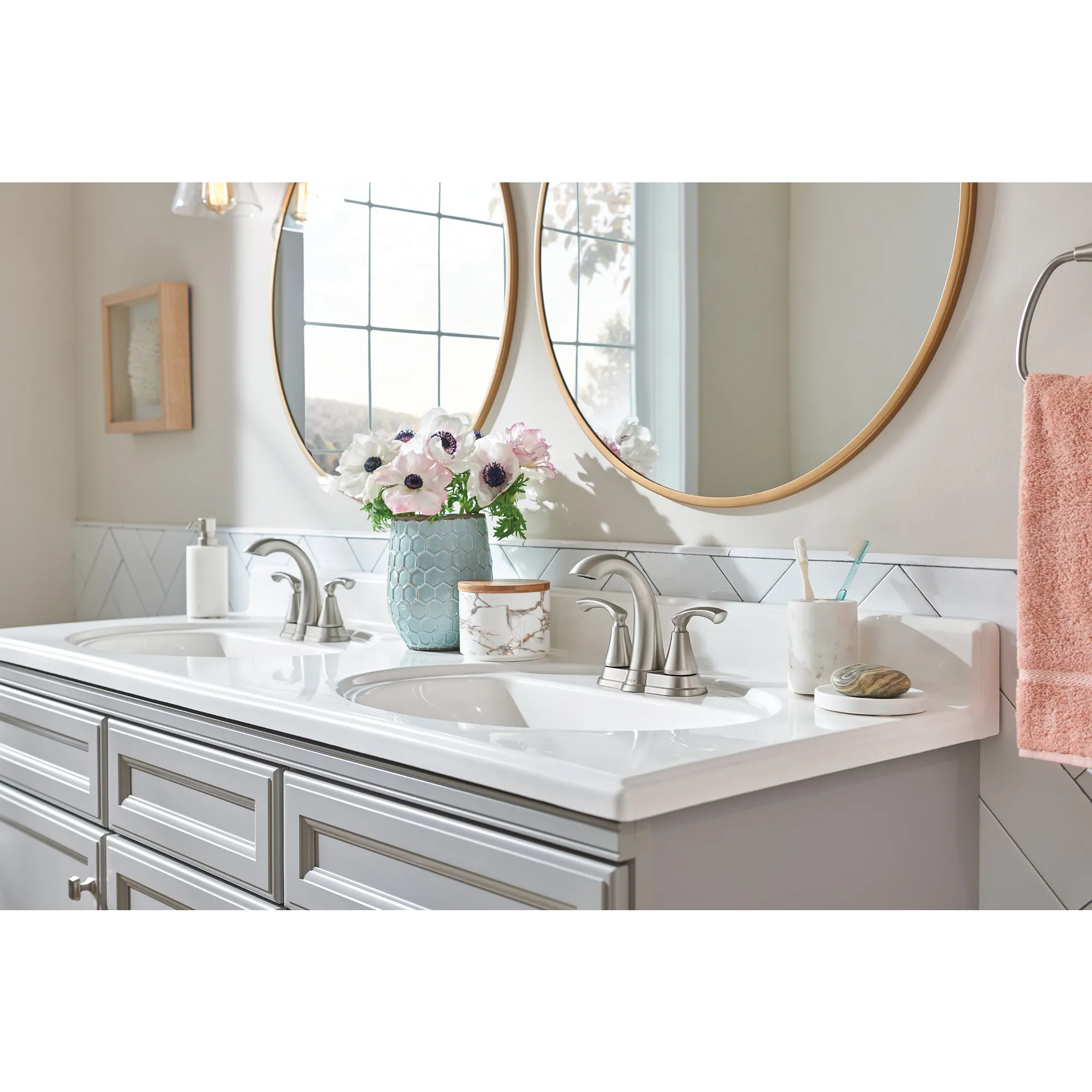 Tiffin Two-handle Centerset Bathroom Sink Faucet - Image 16