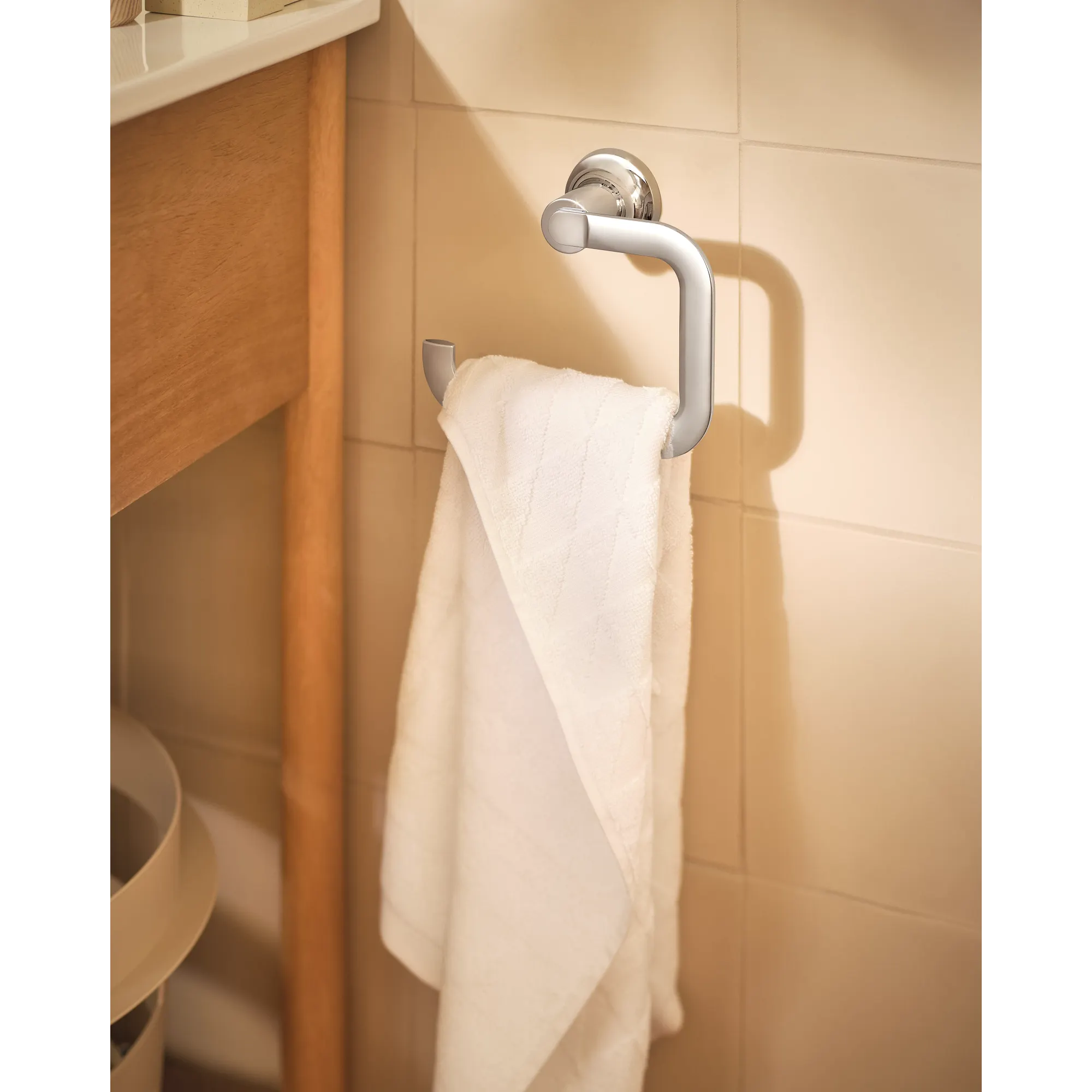 Zyla Chrome towel ring - Image 3