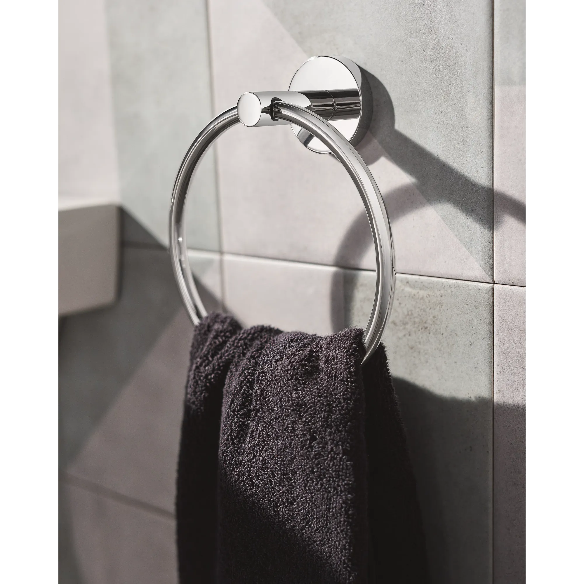 Arlys Towel Ring - Image 4